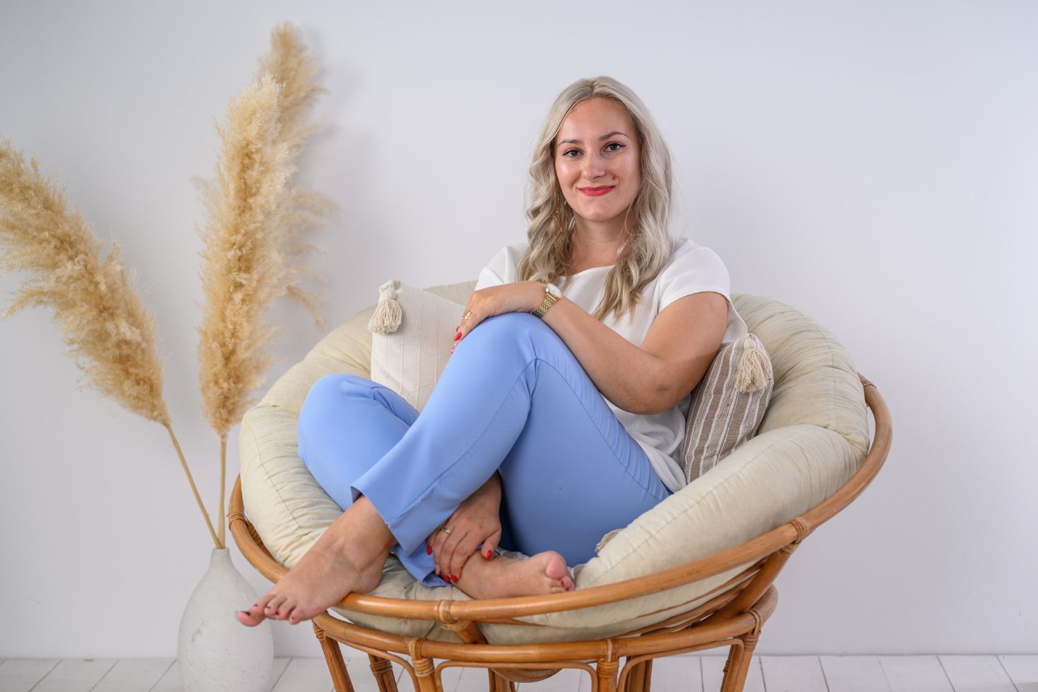 Sorina-Raluca Barna: Psihologia nu e despre reparat, ci despre a-ți regăsi lumina. 1 Sorina-Raluca Barna: Psihologia nu e despre reparat, ci despre a-ți regăsi lumina.