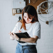 Strategii de învățare: cum să transformi studiul într-o experiență plăcută și cu sens