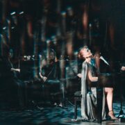 „Cine sunt iele?” – opt povești despre curaj, pasiune și sens