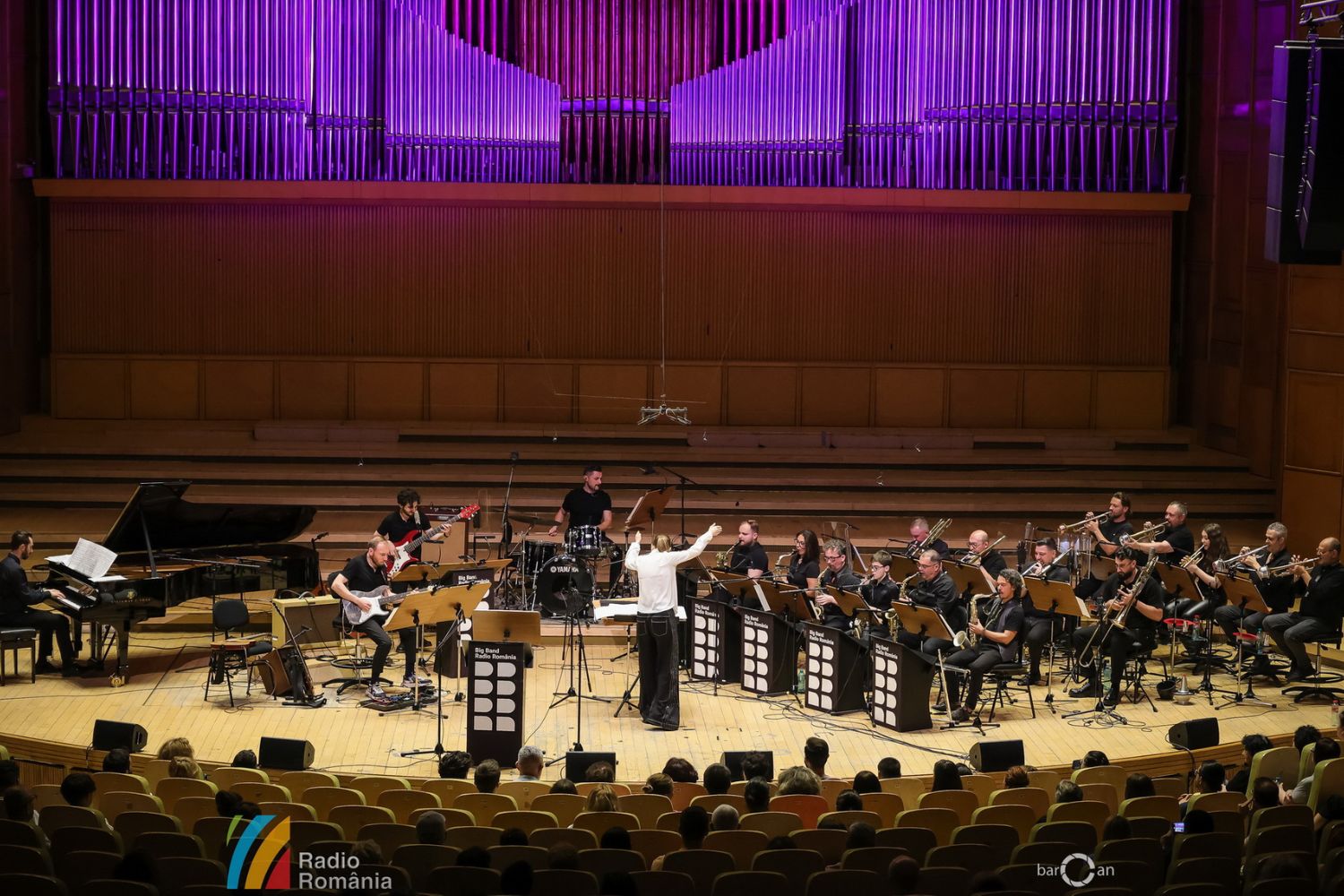 Big Band ul Radio Romania si muzica formatiei Earth Wind Fire concert cu dress code la Sala Radio