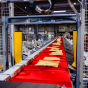 Black Friday 2025: SAMEDAY pregătit pentru un milion de colete 14 Black Friday 2025: SAMEDAY pregătit pentru un milion de colete