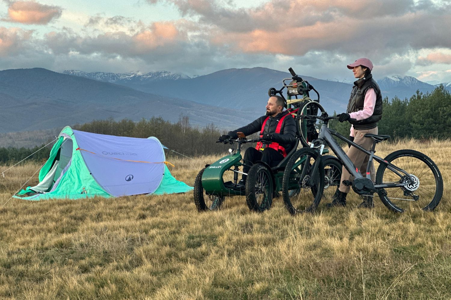 Caiac SMile extinde limitele integrării: oamenii cu dizabilități au urcat muntele și au trăit răsăritul de soare în siguranță