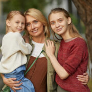 Copilul nevăzut – când iubirea nu ajunge la fel