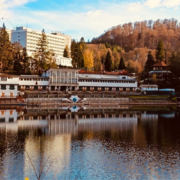 Dormim prost traim prost cum terapiile balneare pot reseta somnul si mintea