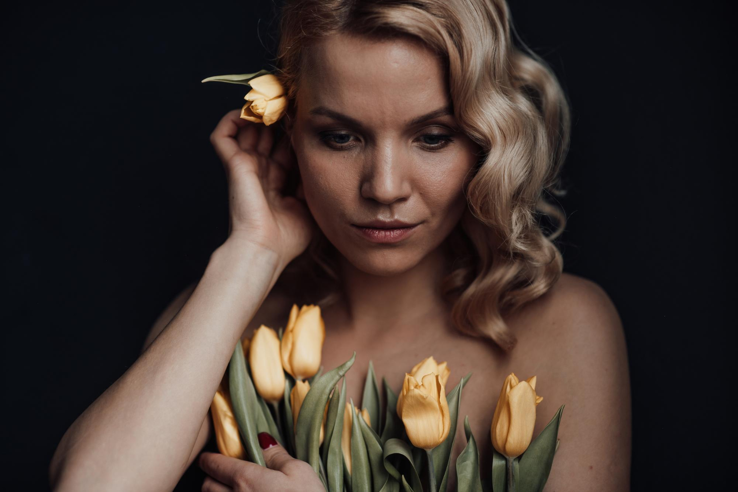 Erotismul interior: cum ne reconectăm la dorință dincolo de tabuuri