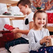 Fă un copil să zâmbească de Moș Nicolae