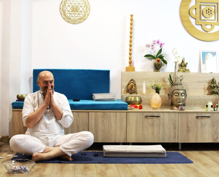 Hridaya - conceptul de „retragere în tăcere” care transformă practica de yoga într-o experiență de cunoaștere interioară autentică