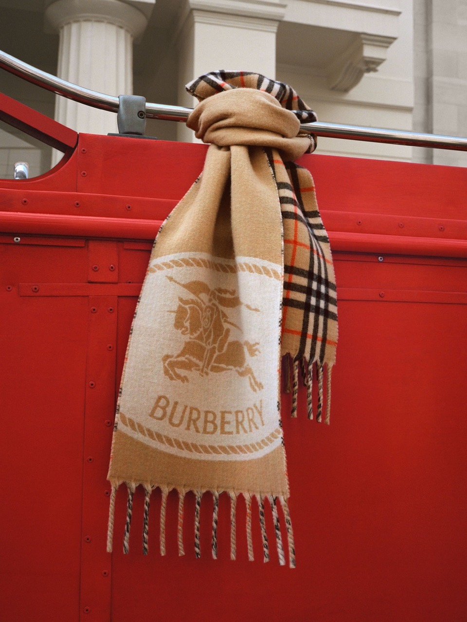 Maison Couture Winter Edit – o selecție couture pentru ierni cu stil 3 Maison Couture Burberry 1