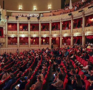 Peste 900 de copii și adulți cu dizabilități, însoțiți de aparținători, au participat la primul spectacol de balet incluziv realizat în România