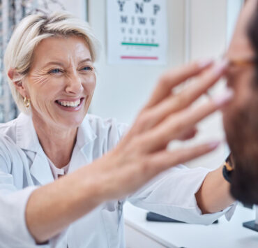 Sănătatea ochilor în era digitală. Metode de prevenție și îndrumări practice pentru copii și adulți