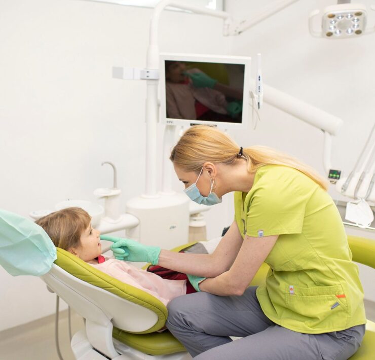 Aparat dentar pentru copii: semne că micuțul tău are nevoie de unul