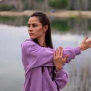 Cum ne reconectăm cu propriul corp prin gesturi simple de auto-îngrijire 12 Cum ne reconectam cu propriul corp prin gesturi simple de auto ingrijire