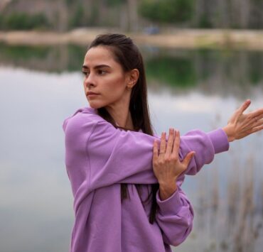 Cum ne reconectam cu propriul corp prin gesturi simple de auto ingrijire