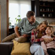 Cum vorbim despre emoții în familie: ghid practic pentru părinți și copii 9 Cum vorbim despre emoții în familie: ghid practic pentru părinți și copii