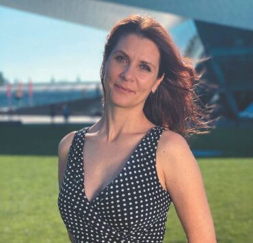 De la umbră la lumină – femeia care se regăsește