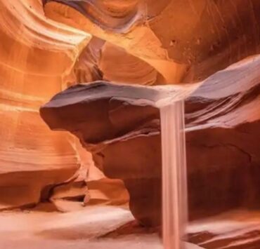 Fenomenul „nisipul curgător” și legătura cu Sandplay Therapy