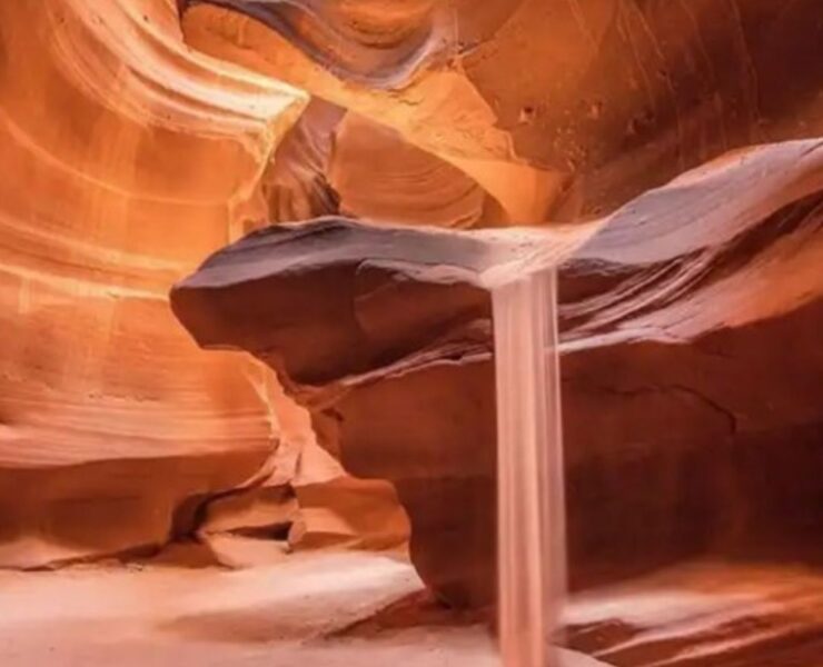 Fenomenul „nisipul curgător” și legătura cu Sandplay Therapy