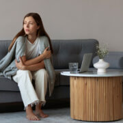 Frica de singurătate: cum o înțelegi și cum te întorci către tine