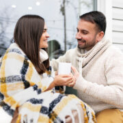 Îmbracă-te în iubire: descoperă limbajele iubirii și gesturile care construiesc relații autentice 9 Îmbracă-te în iubire: descoperă limbajele iubirii și gesturile care construiesc relații autentice