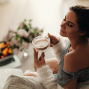 Morning Glow Ritual: ten luminos și plin de vitalitate, în cele mai reci dimineți de iarnă