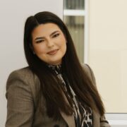 Uneori, primul pas este doar să ai unde să te așezi 10 Uneori, primul pas este doar să ai unde să te așezi