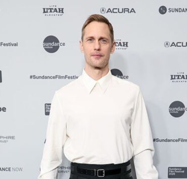 Alexander Skarsgård a purtat custom COS la Sundance Film Festival