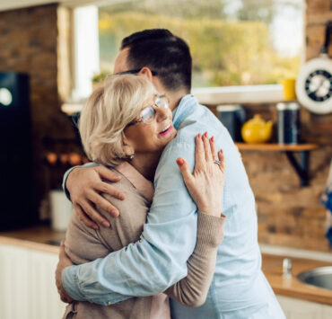 Copii din teama de singurătate: când copilul devine sprijin la bătrânețe