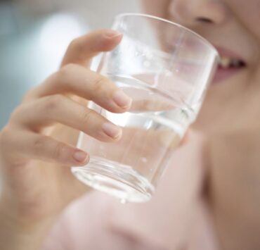 Cum contribuie apa de izvor la o piele sănătoasă și hidratată?