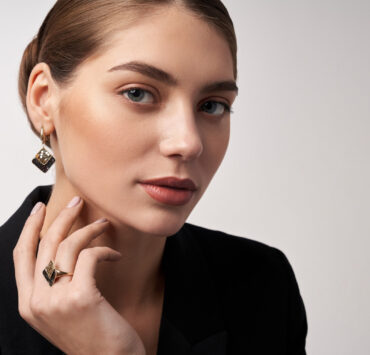 De ce unele bijuterii ajung sa fie purtate toata viata