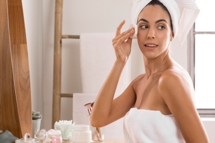 Frumusețe holistică: de ce în 2026 ritualurile de seară contează mai mult ca oricând?