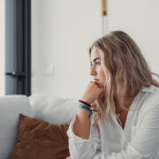 Lucrul cu umbra în perioadele de schimbare: stabilitate, nu grabă