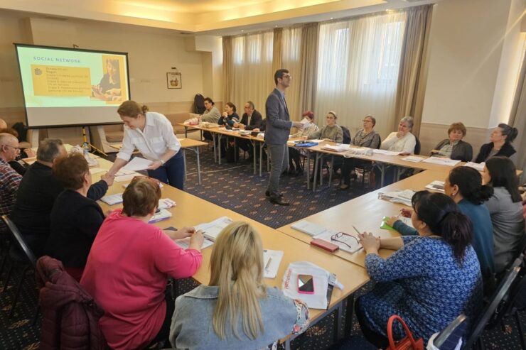 Peste 1.000 de seniori au dobândit abilități digitale prin proiectul Hi Digital