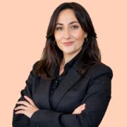 Roxana Elena Ungureanu: Copiii cu autism m-au învățat că singurul alfabet care contează este cel al inimii