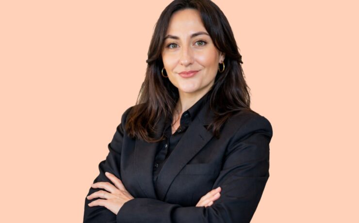 Roxana Elena Ungureanu: Copiii cu autism m-au învățat că singurul alfabet care contează este cel al inimii 44 Roxana Elena Ungureanu: Copiii cu autism m-au învățat că singurul alfabet care contează este cel al inimii