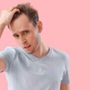 Tehnologiile avansate în implantul de păr: Sapphire FUE și DHI 10 Tehnologiile avansate în implantul de păr: Sapphire FUE și DHI