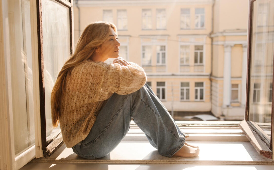 Când căutăm teorii care să ne valideze alegerile: conflict interior, libertate emoțională și nevoia de justificare