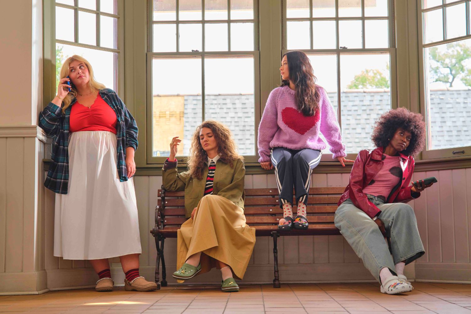 Crocs Classics – primavara aceasta pasi care inspira stil si emotie