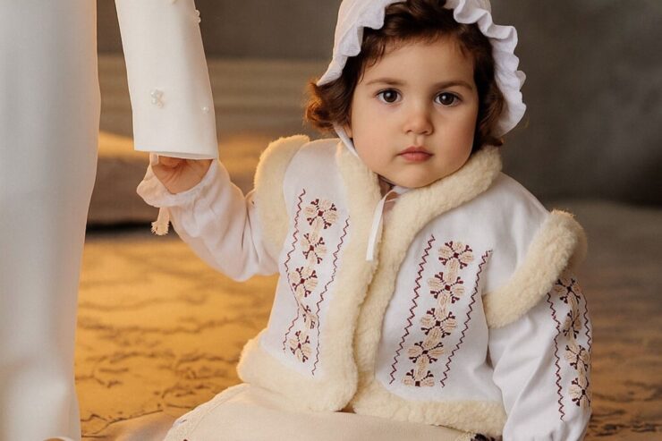 De ce românii din diaspora aleg portul popular la evenimentele importante din viață? 10 De ce românii din diaspora aleg portul popular la evenimentele importante din viață?