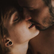 Despre frecventa relatiilor intime si criza orgasmului