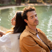 Dragobete sau Valentine’s Day? Despre iubire, așteptări în cuplu și diferența dintre gest și conexiune reală