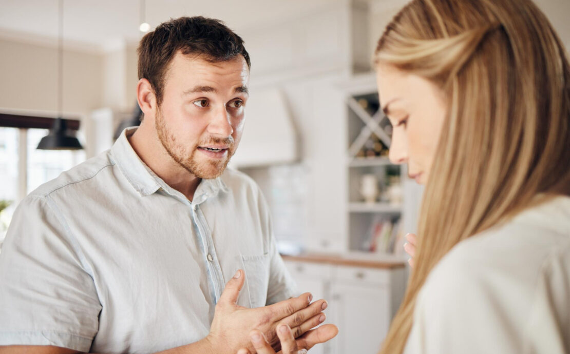 Iubirea și ura în relații: de ce spunem „Te iubesc. Te urăsc. Nu pleca.”