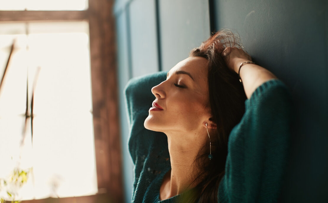 Reîntoarcerea la esență: de la femeia care „trebuie” la femeia care „este” 1 Reîntoarcerea la esență de la femeia care „trebuie” la femeia care „este”