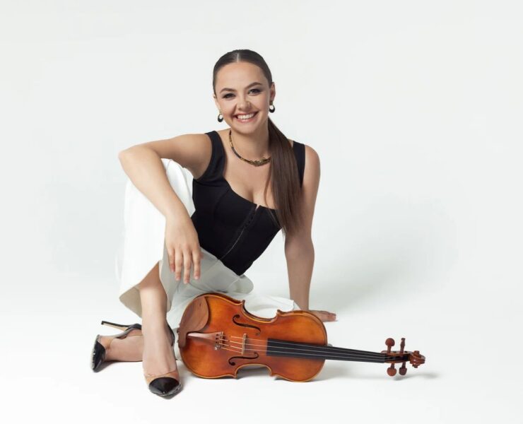 Violonista Alexandra Conunova cântă Haciaturian la Sala Radio