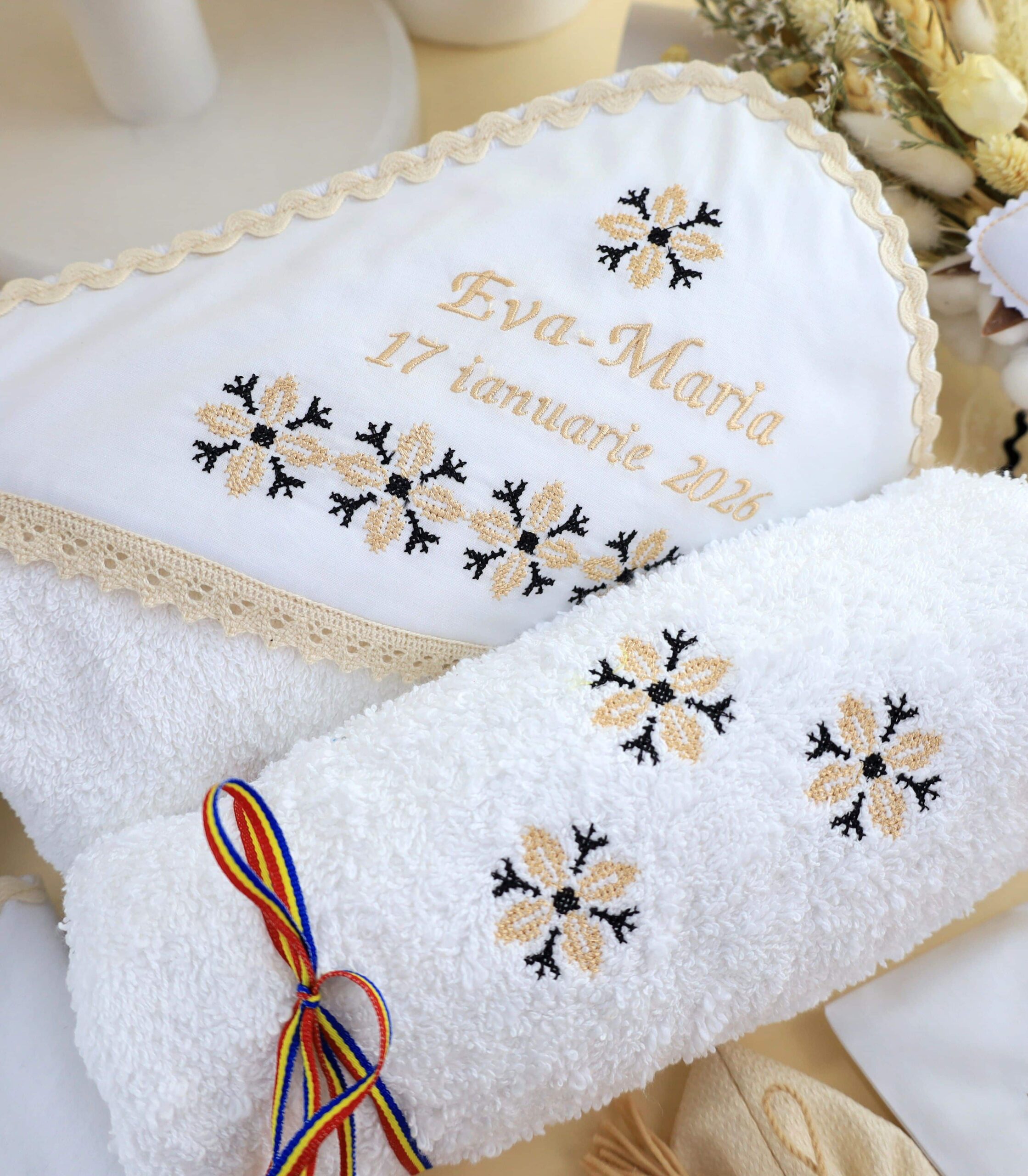 De ce românii din diaspora aleg portul popular la evenimentele importante din viață? 3 trusou-traditional-fete