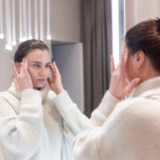 Acumularea de Umiditate-Căldură: cauza inflamațiilor, acneei și a senzației de corp încărcat