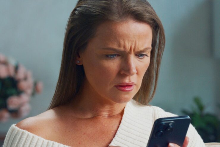 Agresivitatea online: de ce devenim mai agresivi pe internet