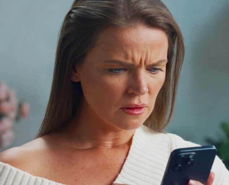 Agresivitatea online: de ce devenim mai agresivi pe internet