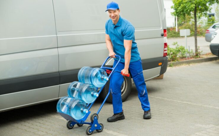 Cum să începi un mic business de distribuție apă și cafea fără spațiu sau angajați?