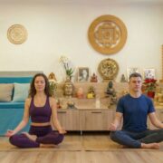 Cum să treci de la stres și gânduri negative la pacea Inimii prin meditația Hridaya