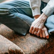 Cum se compară eficiența ingredientelor vasoconstrictoare vs. ingredientelor emoliente la produsele pentru hemoroizi? Ghid util 10 Cum se compară eficiența ingredientelor vasoconstrictoare vs. ingredientelor emoliente la produsele pentru hemoroizi? Ghid util